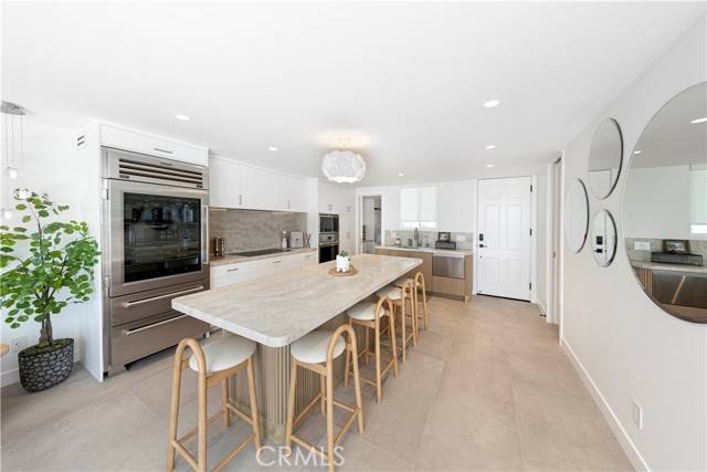 Corona Del Mar, CA 92625,725 Avocado Avenue #115