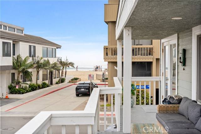 Newport Beach, CA 92663,4404 Seashore Drive