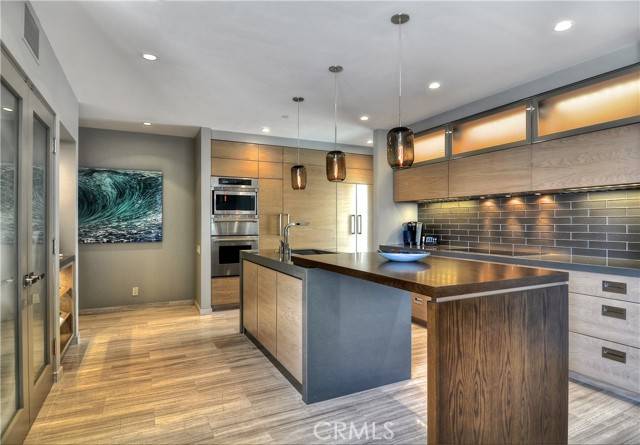 Corona Del Mar, CA 92625,214 Marguerite Avenue