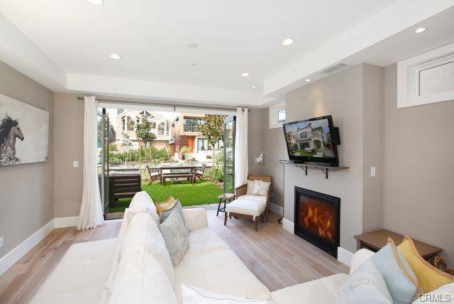 Corona Del Mar, CA 92625,606 Marigold Avenue