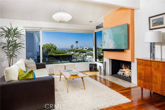 Corona Del Mar, CA 92625,724 Malabar Drive