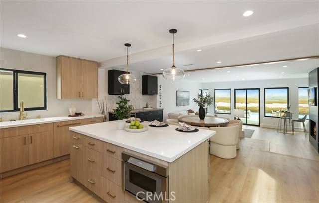 Newport Beach, CA 92663,237 Canal Street