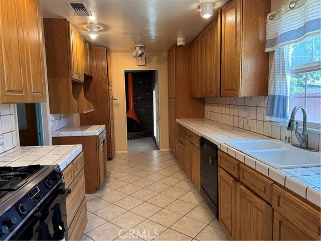 Riverside, CA 92504,6834 Capistrano Way