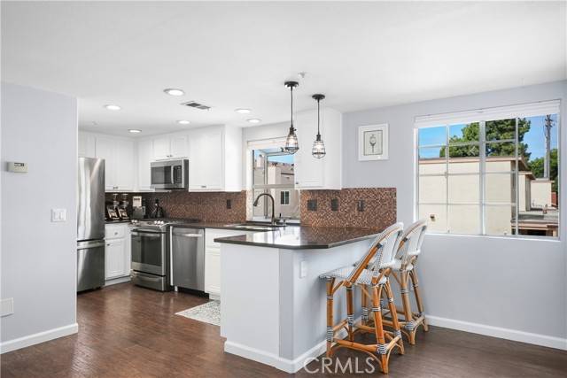 Huntington Beach, CA 92648,7659 Yorktown Avenue