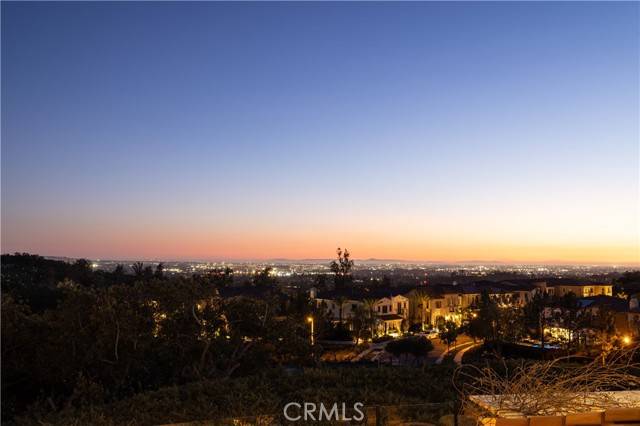 Irvine, CA 92602,212 Clear Falls