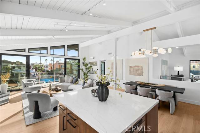 Newport Beach, CA 92663,4017 Channel Place