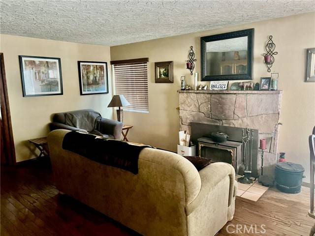 Wrightwood, CA 92397,876 Lark Road