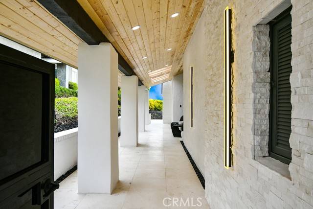 Corona Del Mar, CA 92625,10 White Water Drive