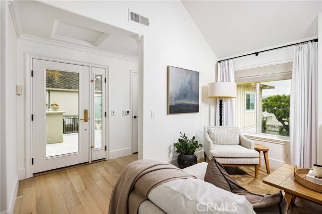 Corona Del Mar, CA 92625,423 Poppy Avenue
