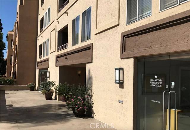 San Diego, CA 92122,8889 Caminito Plaza Centro #7304