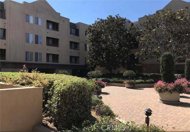 San Diego, CA 92122,8889 Caminito Plaza Centro #7304