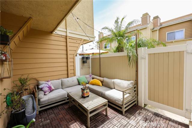 Costa Mesa, CA 92627,290 Victoria Street #19