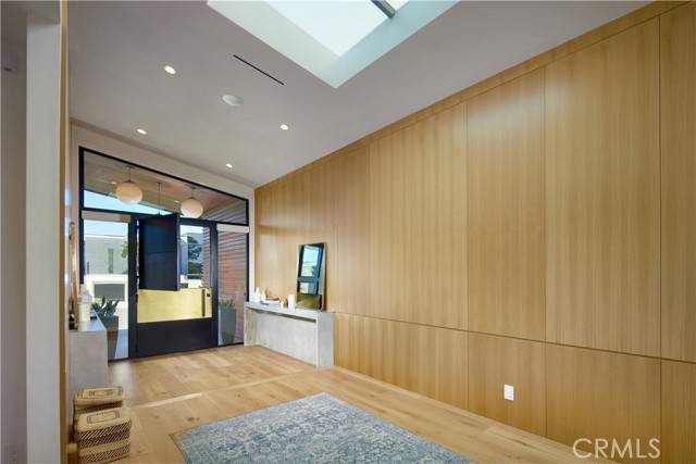 Corona Del Mar, CA 92625,333 Milford Drive