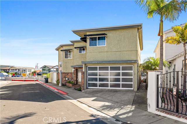 Newport Beach, CA 92663,3711 Channel Place