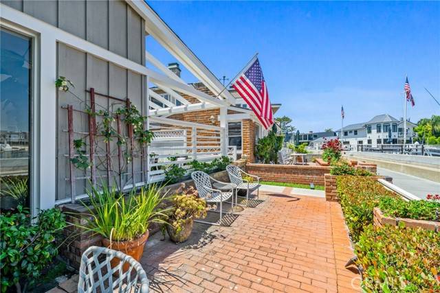 Newport Beach, CA 92662,129 N Bay Front