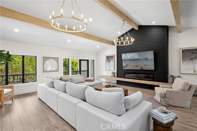 Corona Del Mar, CA 92625,11 Mainsail Drive