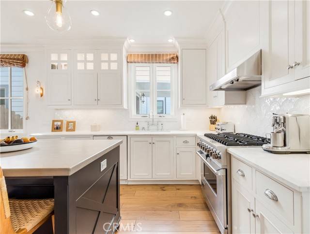 Corona Del Mar, CA 92625,716 Iris Avenue