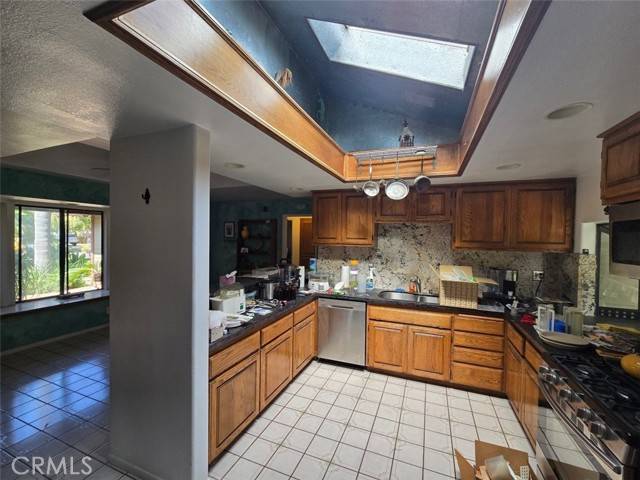 Costa Mesa, CA 92627,983 Oak Street