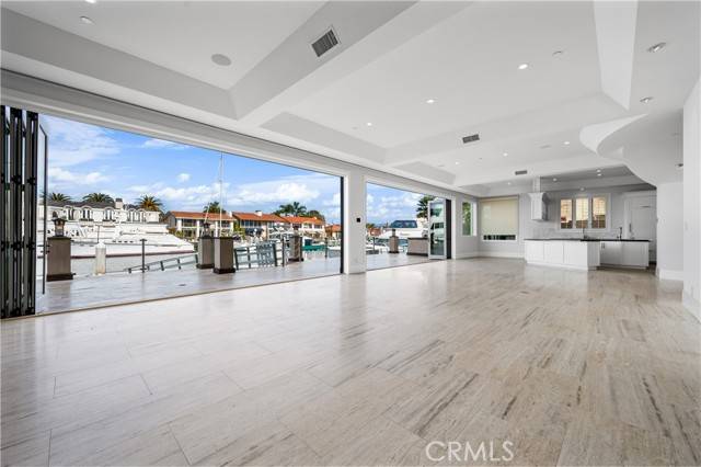 Newport Beach, CA 92660,45 Linda Isle