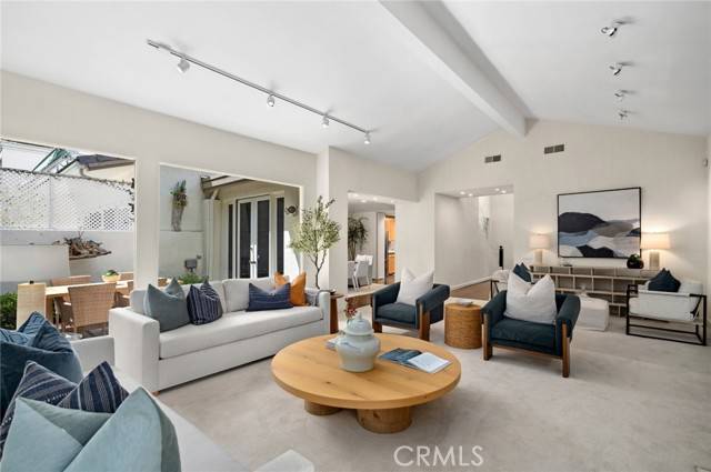 Newport Beach, CA 92660,6 Rue Marseilles