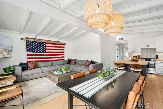 Newport Beach, CA 92663,207 Colton Street