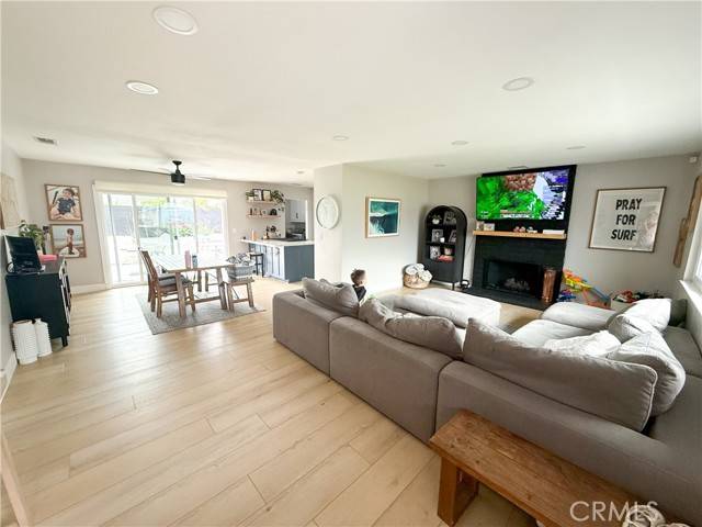 Huntington Beach, CA 92647,14891 Quill Circle