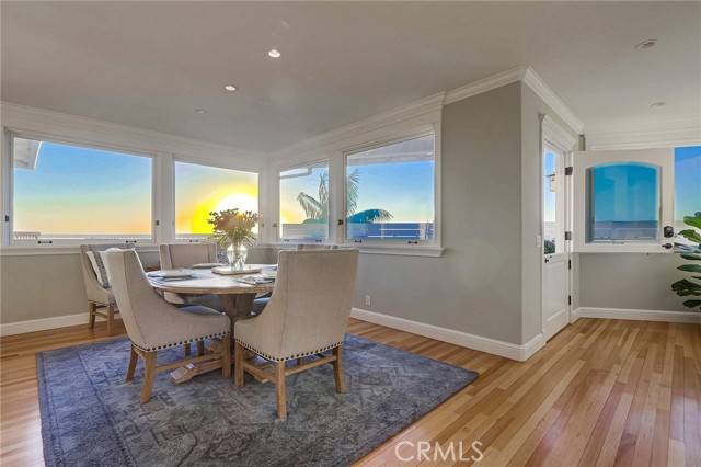 Corona Del Mar, CA 92625,407 Mendoza Terrace