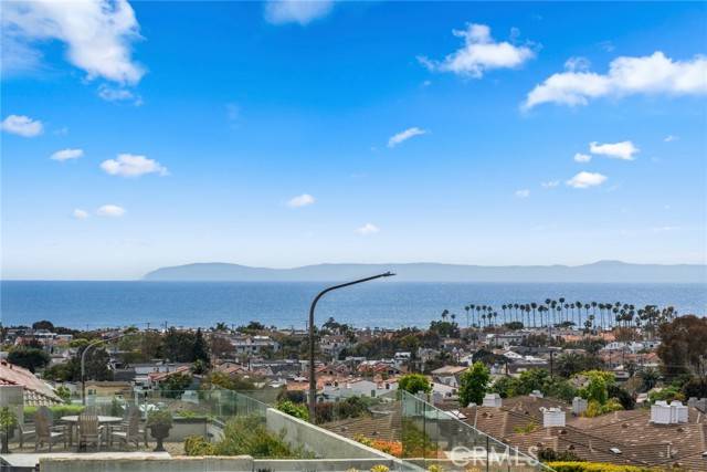 Corona Del Mar, CA 92625,935 Tiller Way