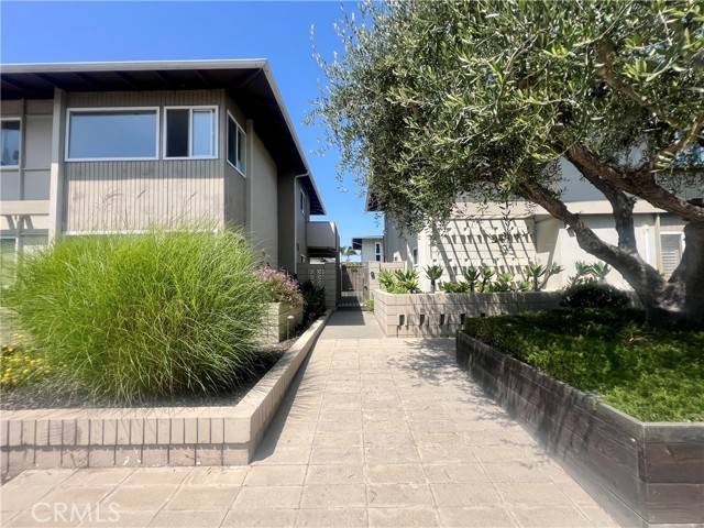 Newport Beach, CA 92660,1722 Westcliff Drive #11
