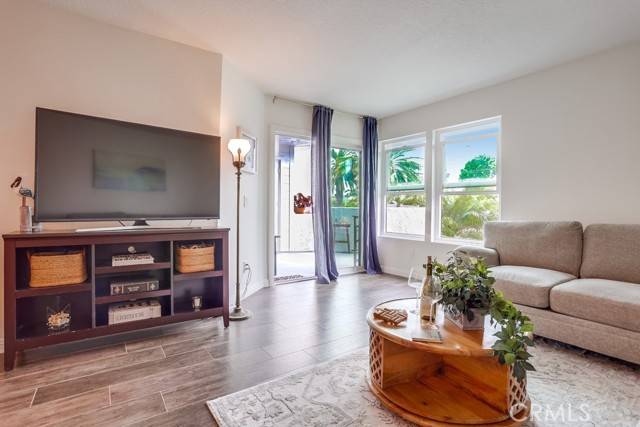 Newport Beach, CA 92663,240 Nice Lane #114