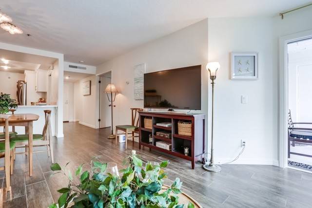 Newport Beach, CA 92663,240 Nice Lane #114
