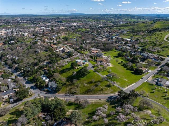 Paso Robles, CA 93446,1026 Merry Hill Road