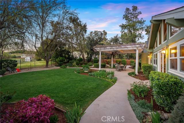 Paso Robles, CA 93446,6320 Vineyard Drive