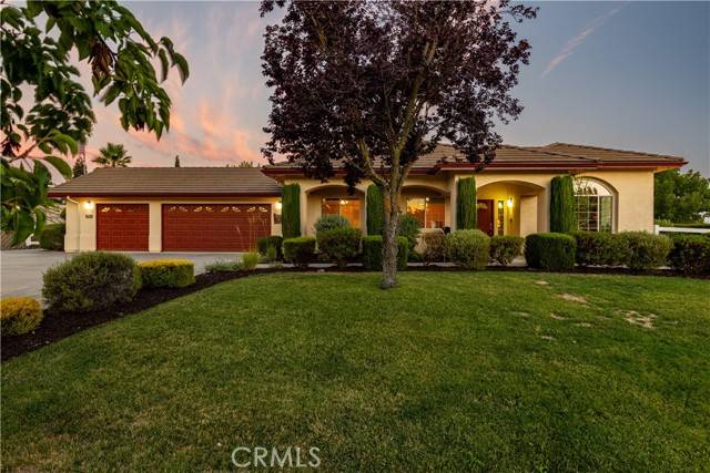 Paso Robles, CA 93446,1608 Via Flora