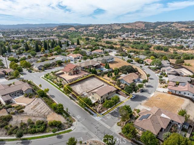 Paso Robles, CA 93446,680 Red Cloud Road