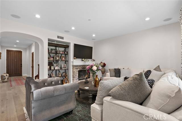 San Clemente, CA 92673,25 Via Garona