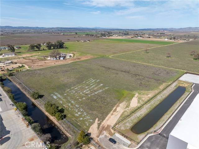 Paso Robles, CA 93446,5175 Airport