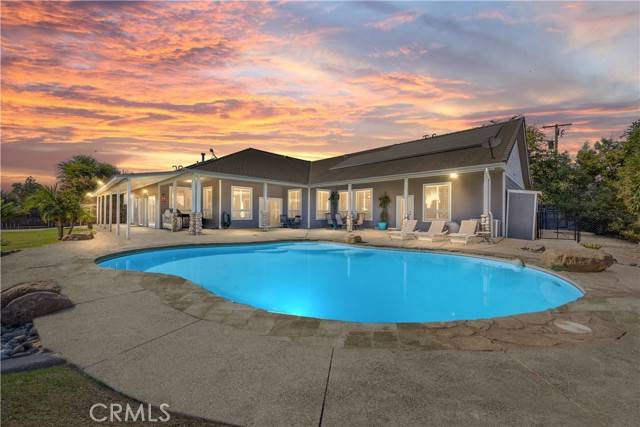 Bakersfield, CA 93313,1523 Kuhio Street
