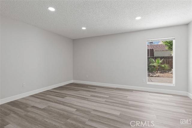 Bakersfield, CA 93309,3009 Edmonton Street