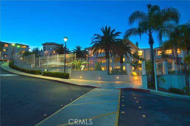 Dana Point, CA 92629,25432 Sea Bluffs Drive #301