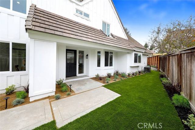 Costa Mesa, CA 92626,3389 Wimbledon Way