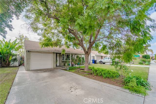 Downey, CA 90241,7648 Phlox Street