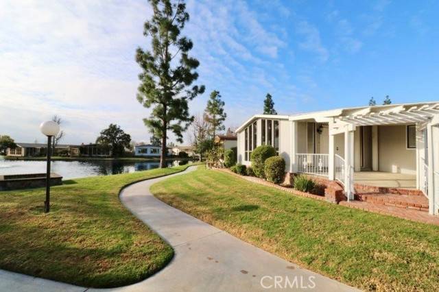 Brea, CA 92821,662 View Lake #172