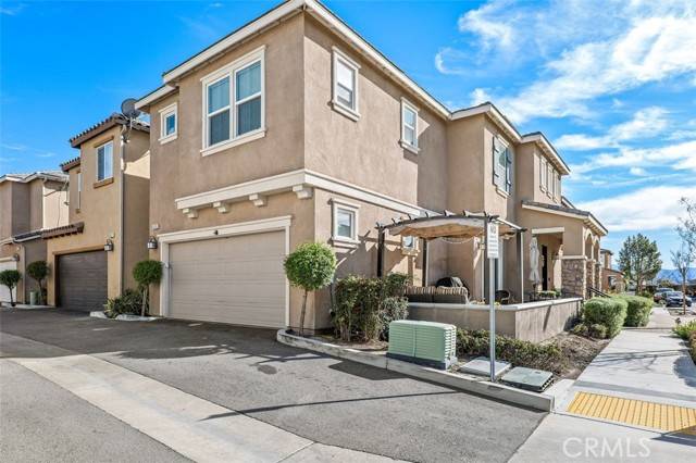 Eastvale, CA 92880,6118 Snapdragon Street