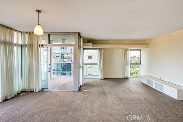 Marina Del Rey, CA 90292,13700 Marina Pointe Drive #824