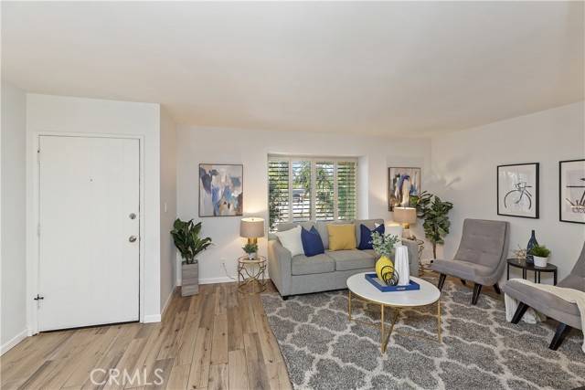 Tustin, CA 92780,13722 Red Hill Avenue #4