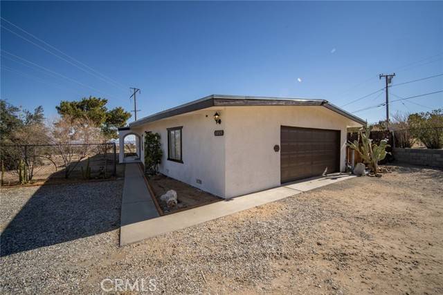 Joshua Tree, CA 92252,60515 Alta Loma Drive