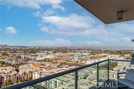 Marina Del Rey, CA 90292,13700 Marina Pointe Drive #PH1914