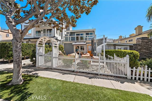 Corona Del Mar, CA 92625,510 Jasmine Avenue #Upper