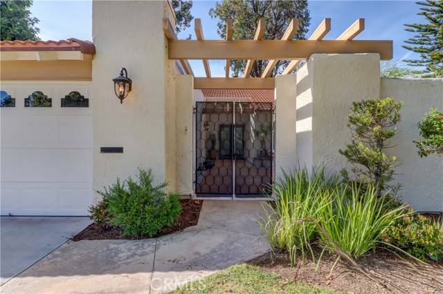 Laguna Woods, CA 92637,5135 Brazo